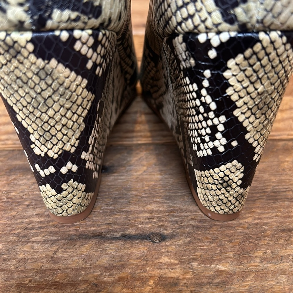 Matisse Kaia Snakeskin Pattern Wedge Boot - image 6
